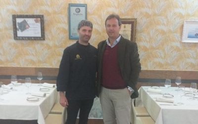 El chef Javier Fuster y Javier Saavedra, socio y responsable del Área Comercial de Huelva Gourmet.